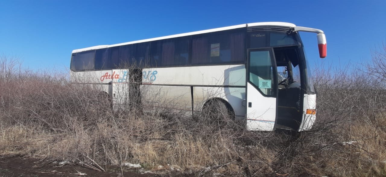 Пассажирский автобус в кювете. Стало известно о пострадавших