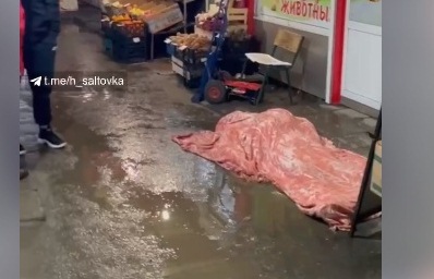 Разгружал товар и упал. На харьковском рынке умер парень