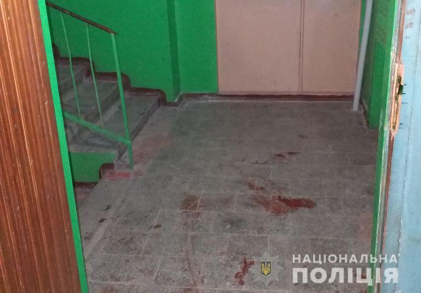 На Салтовке в подъезде жестоко убита женщина