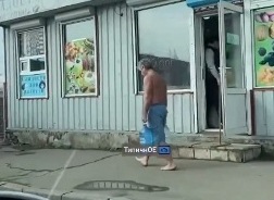 По Харькову прошелся полуголый мужчина