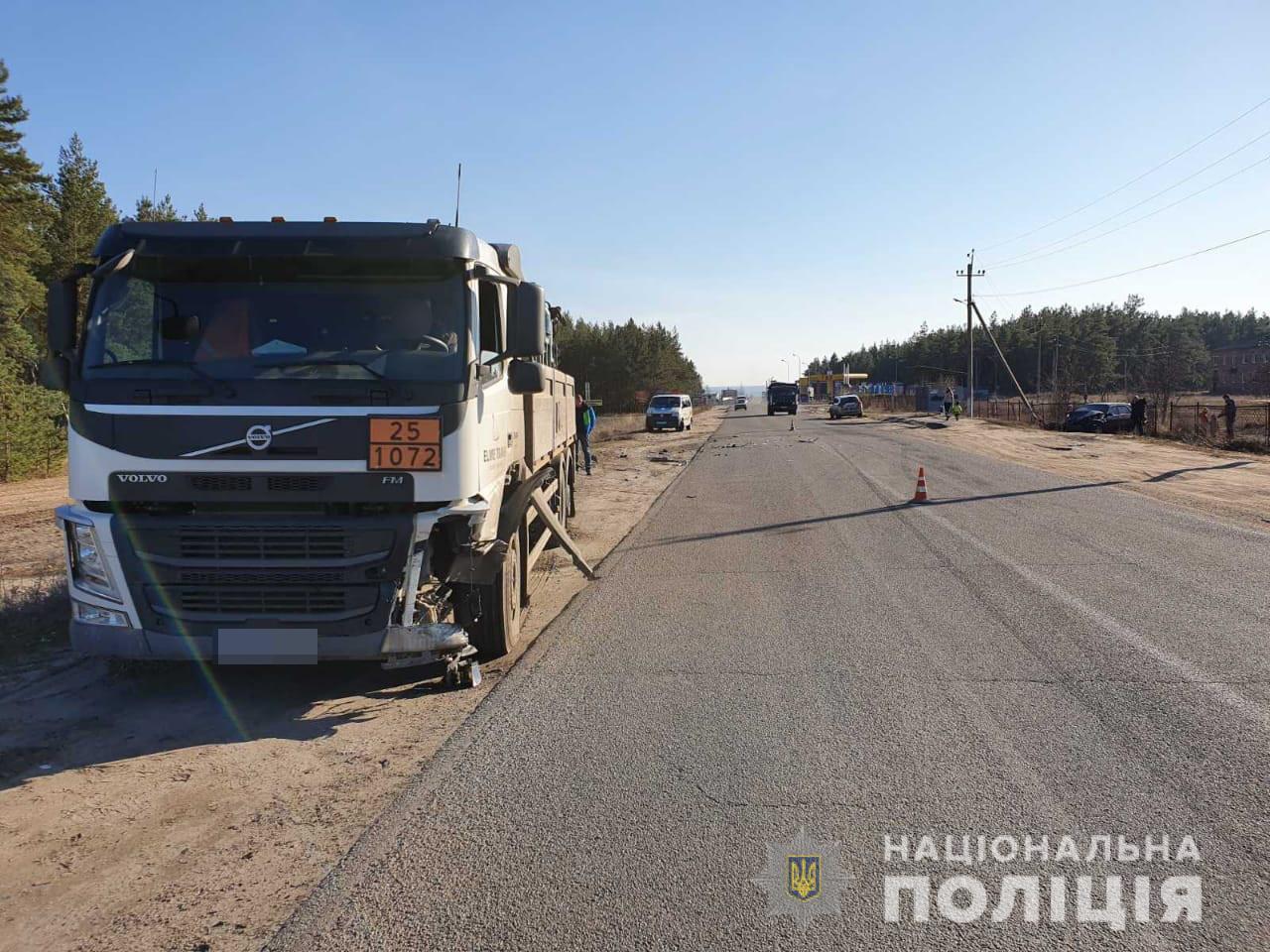 Выехал на встречную и погиб на месте. В Змиеве - ДТП с грузовиком и ВАЗом