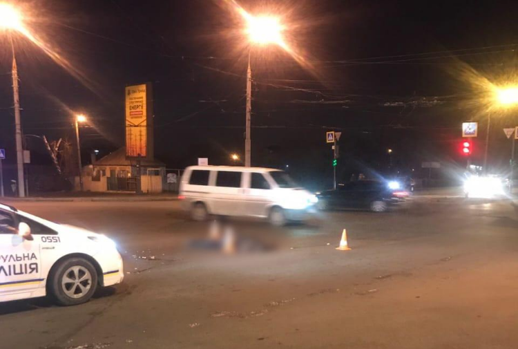 В Харькове фура насмерть сбила пешехода (фото, видео)