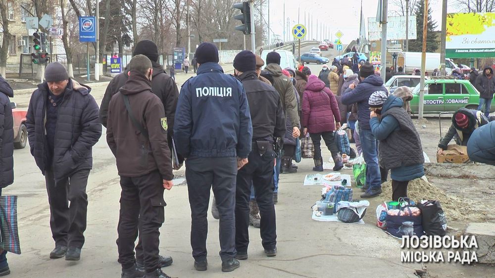 Торговля с земли в пандемию: людей предупреждают об опасности продуктов