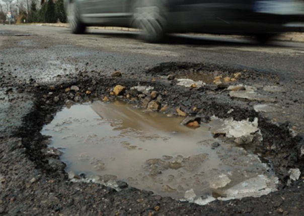 В Харькове пересчитают ямы на дорогах