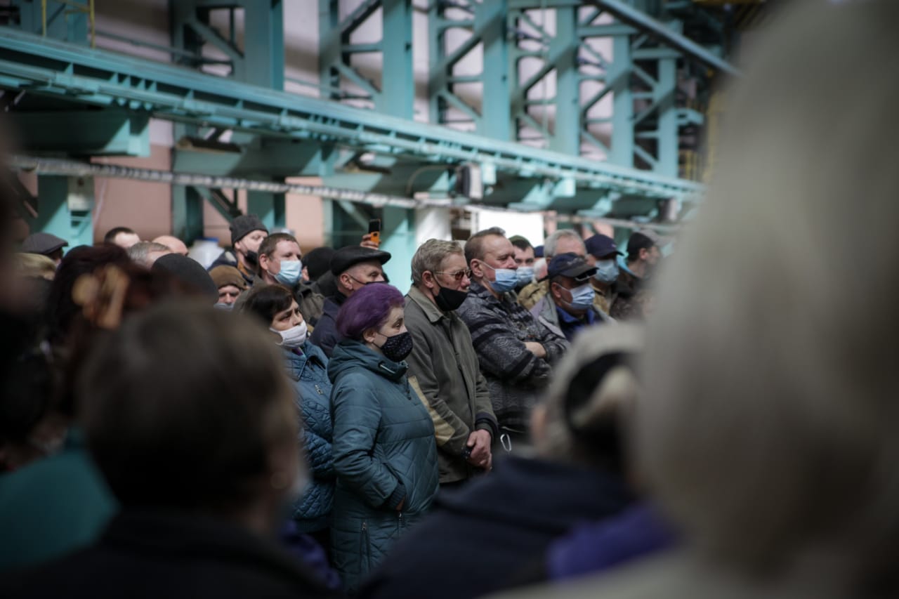 На заводе Малышева долги по зарплате обещают погасить уже в мае