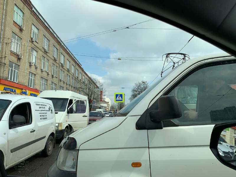 Коллапс из-за перекрытия Московского проспекта. Прилегающие улицы замерли в пробках
