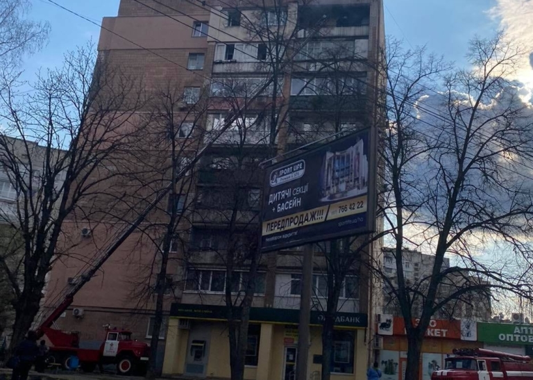 Эвакуировали 12 человек: подробности ЧП на Павловом Поле