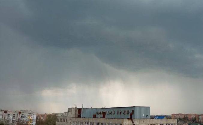Харьков накрыл мощный ливень со шквальным ветром (фото, видео)