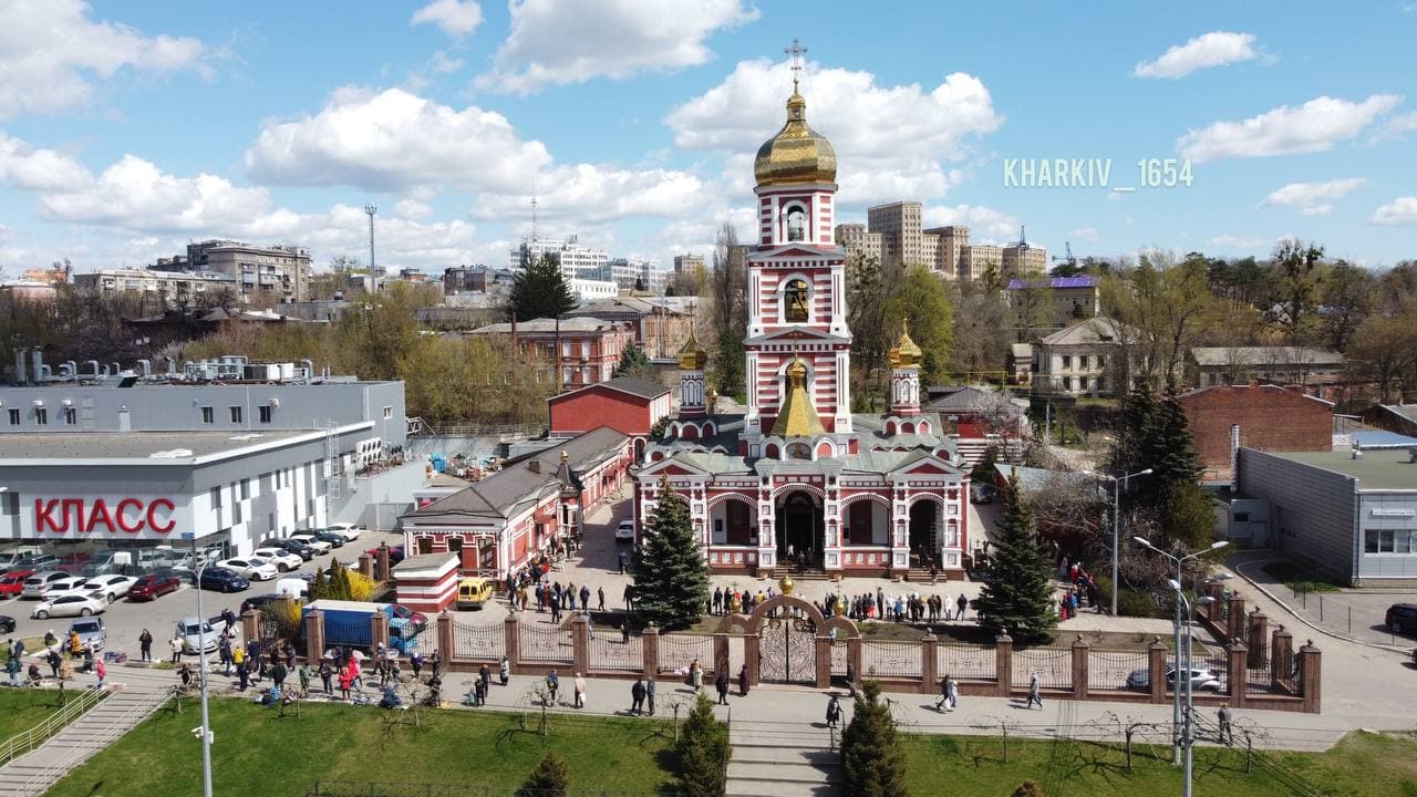 Вербное воскресенье: возле харьковских храмов – толпы людей (фото)