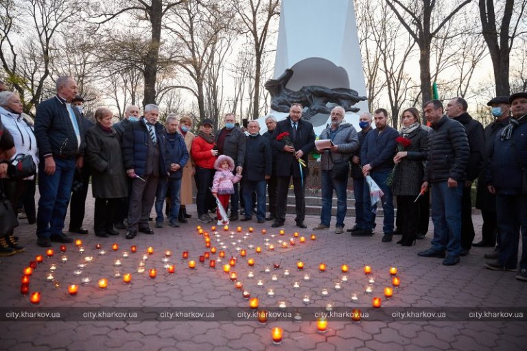 В центре Харькова зажгли свечи