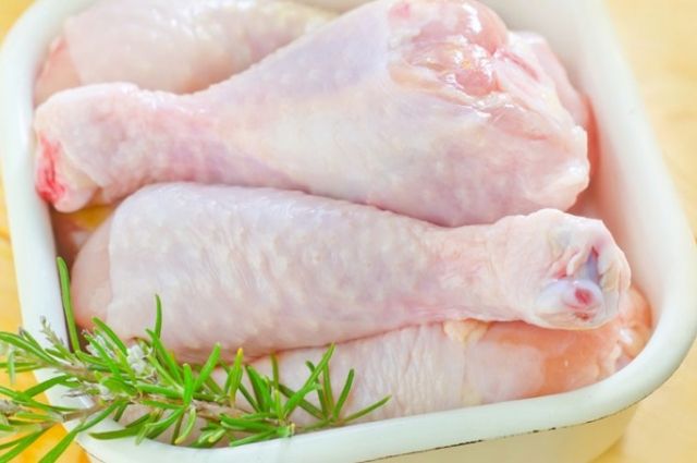 В Харькове из продажи изымают курятину с сальмонеллой