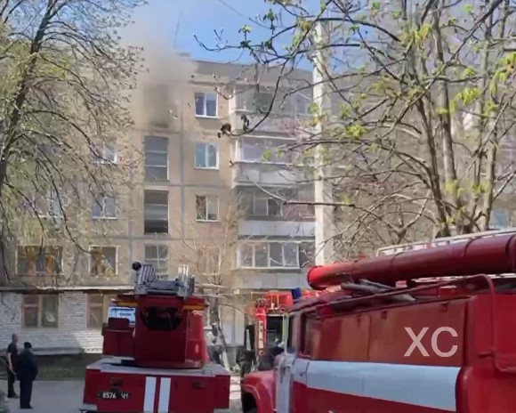 На Салтовке – пожар, из дома эвакуировали жильцов (видео)