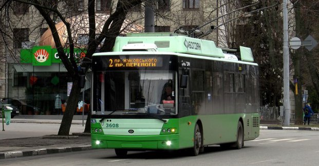 В Харькове продлят время работы троллейбусов