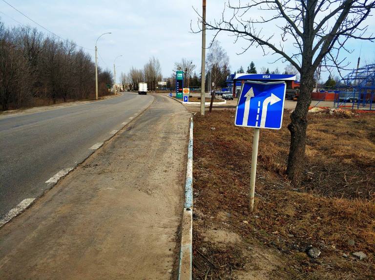 В области громят туалеты, воруют дорожные знаки и ограждения. Укравтодор бьет тревогу