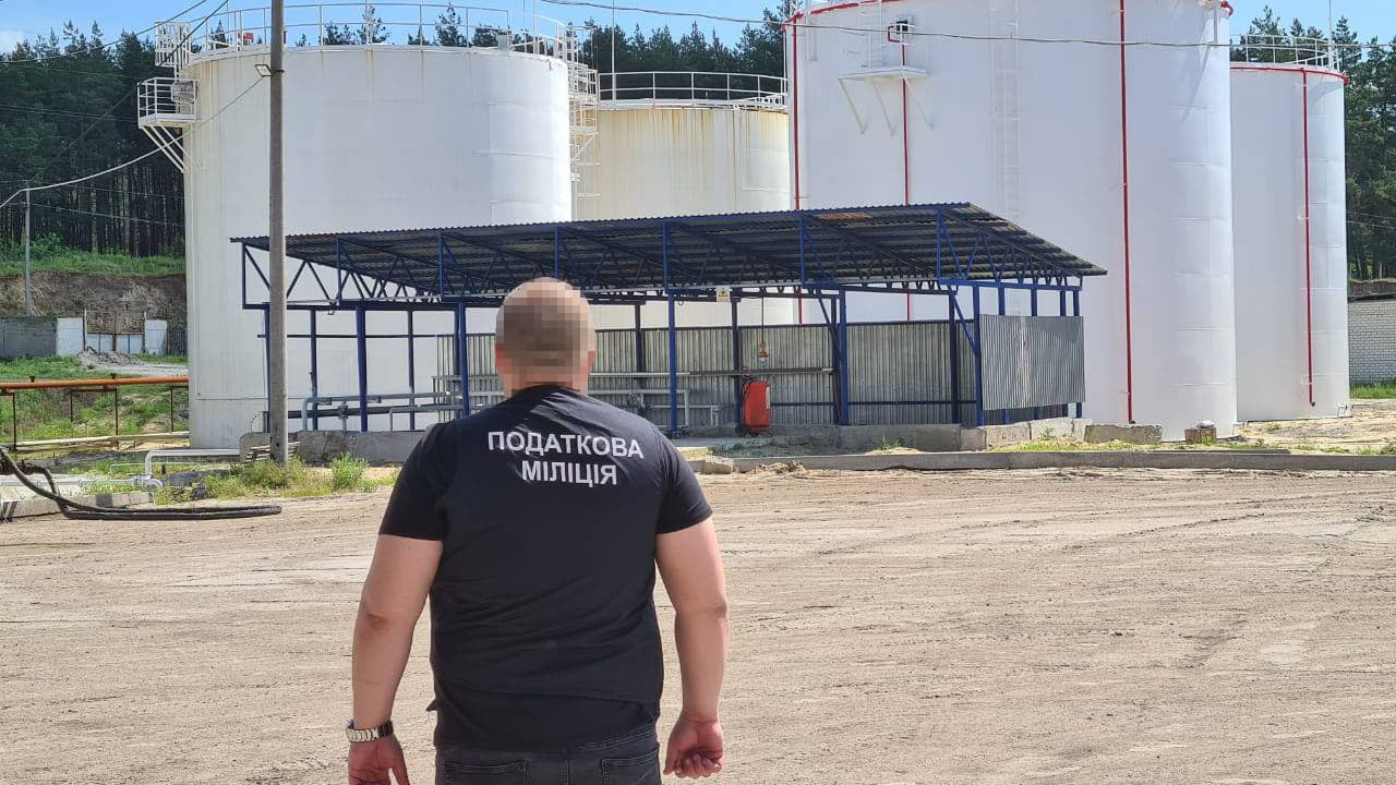 В Харьковской области нашли подпольную нефтебазу