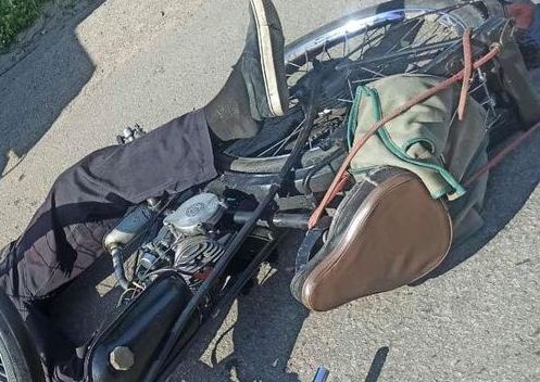 Попал под грузовик. Полиция просит помочь опознать погибшего мопедиста