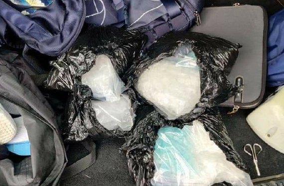 Признался сам: полиция поймала машину с полным багажником наркотиков