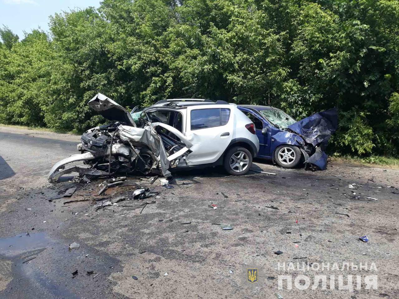 Авария в Красноградском районе: пятеро пострадавших, один из водителей умер в больнице (фото)