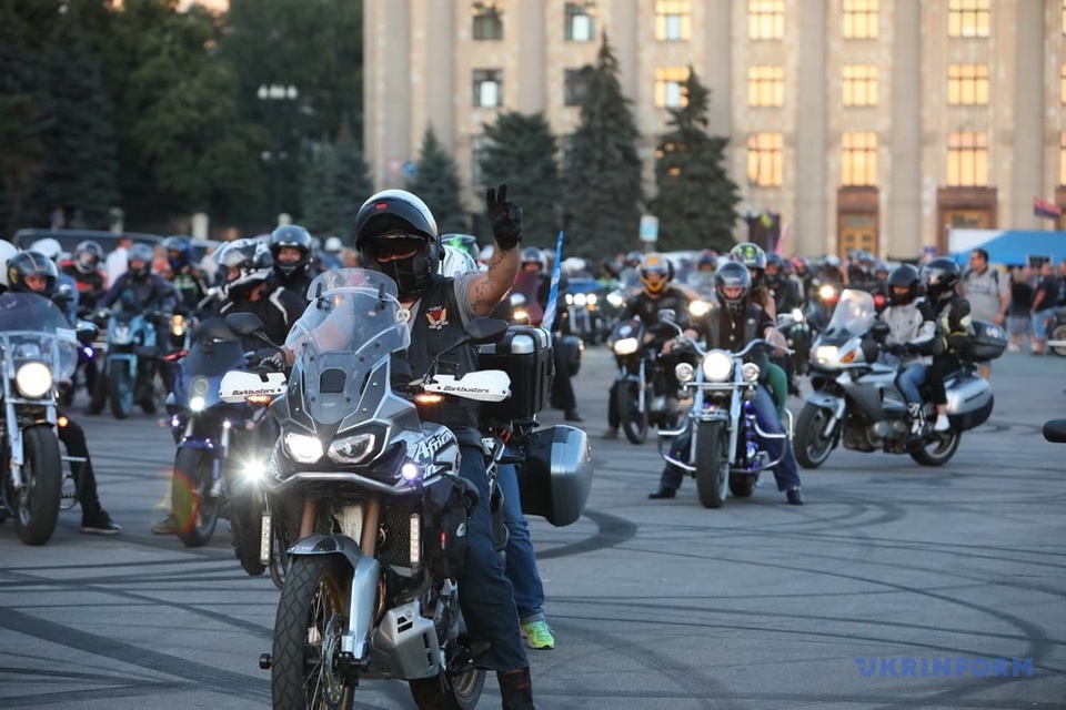 По центру Харькова пройдет колонна из 300 мотоциклов