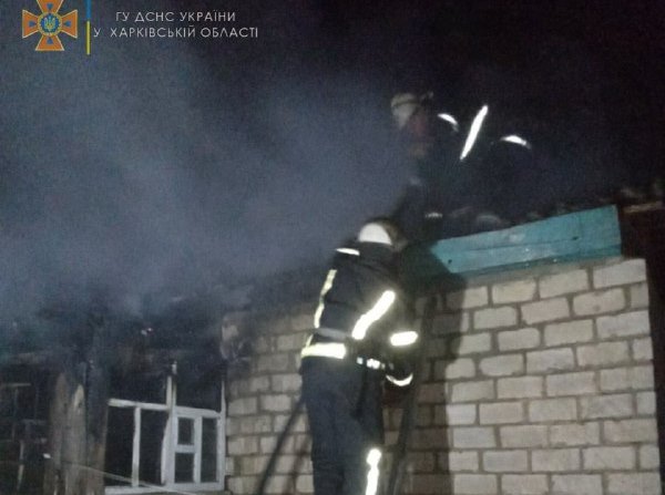 Под Харьковом из-за непотушенной сигареты загорелся дом, погибла женщина