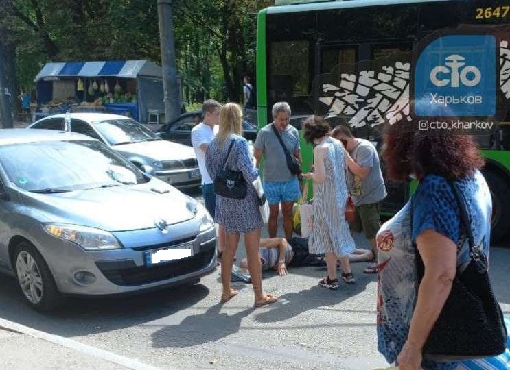 Бежал через дорогу: возле ХАИ сбили пешехода