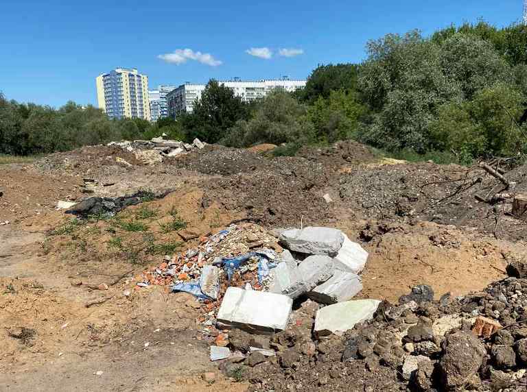 На Северной Салтовке расчистили свалку