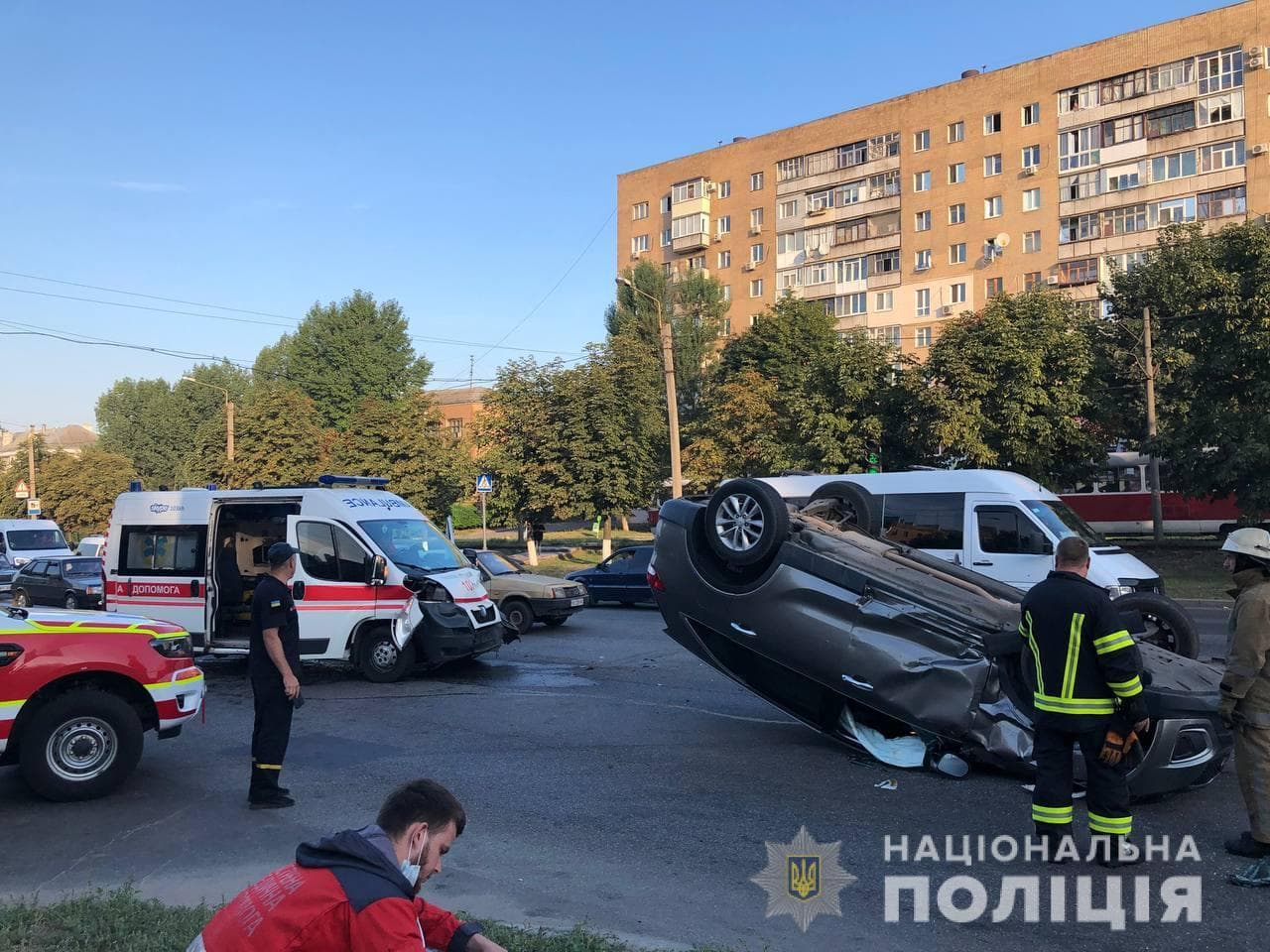 В Сети появилось видео момента аварии со "скорой" на Полтавском Шляхе 