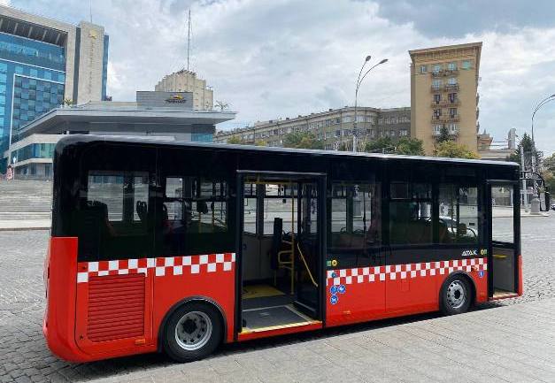 В Харькове на маршруты вышла первая партия новых автобусов (фото)