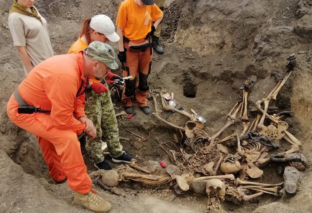 Барвенковский котел: под Харьковом нашли подвалы, полные останков солдат