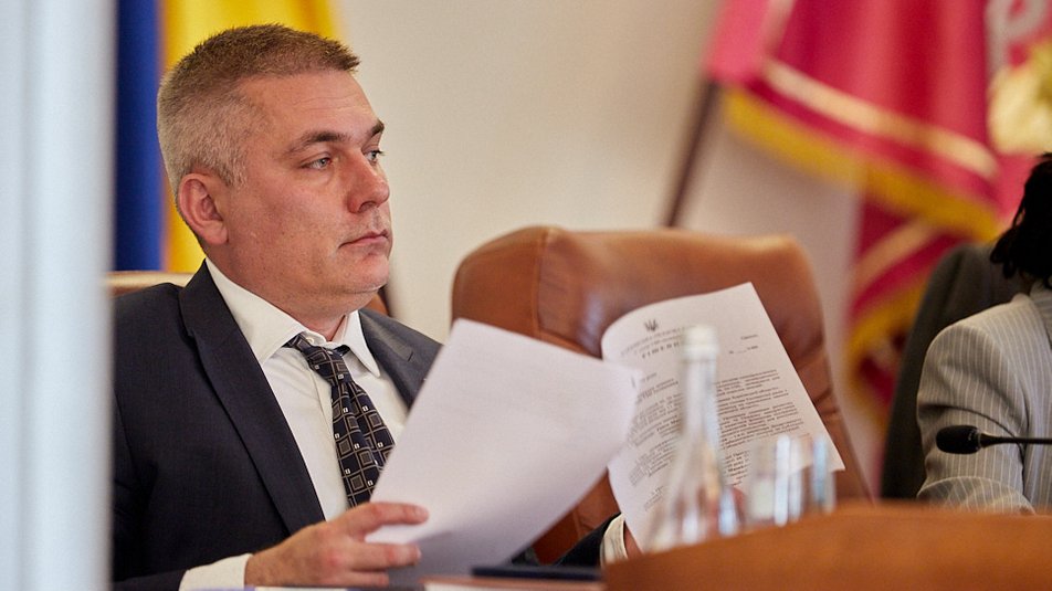 Зампредседателя Харьковского облсовета, подозреваемый во взяточничестве, ушел в декрет