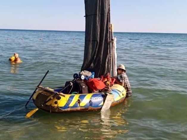 Семью харьковчан унесло в открытое море в Скадовске