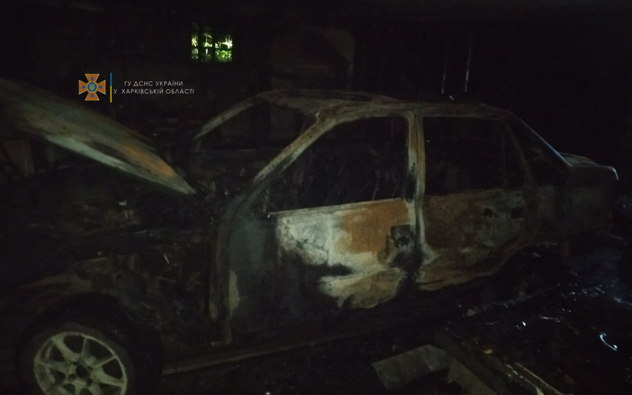 В Малой Даниловке из-за сварки сгорел гараж с машиной