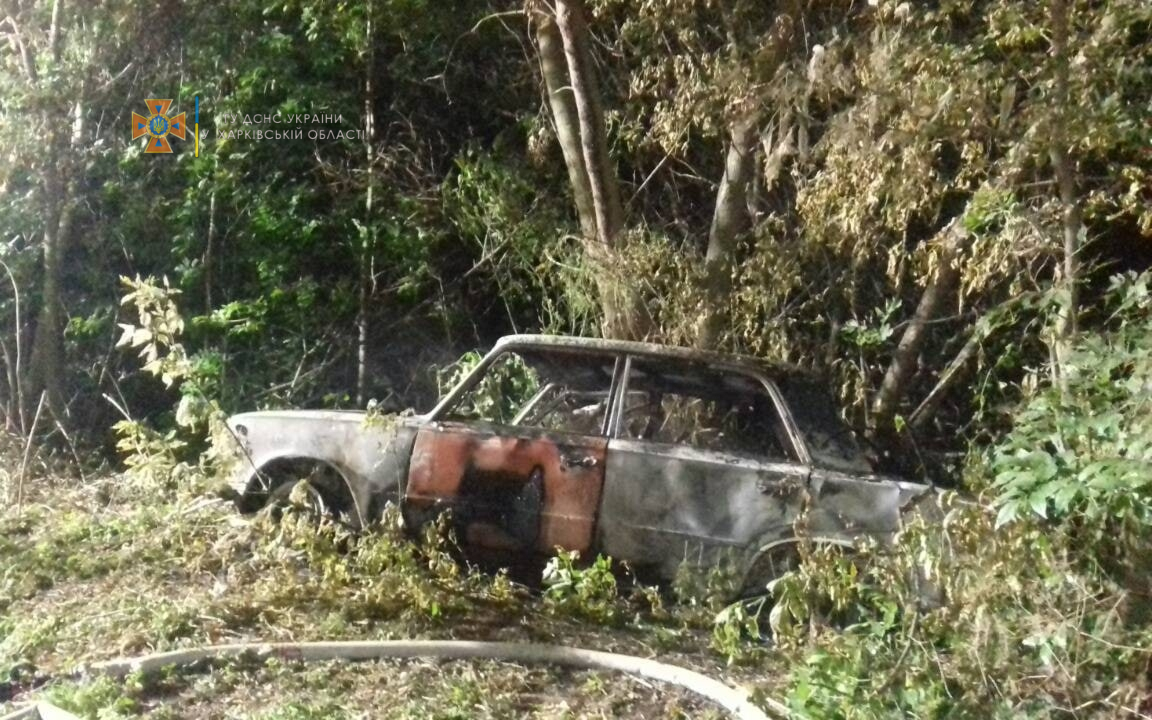 Под Харьковом в машине нашли обгоревший труп