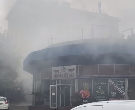 В центре Харькова горит ресторан (видео)