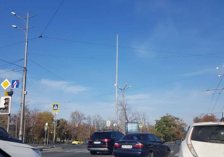 В Харькове пропал флаг с нового флагштока: что произошло