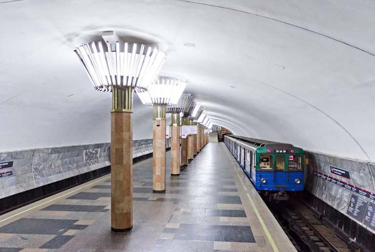 В харьковском метро остановились поезда