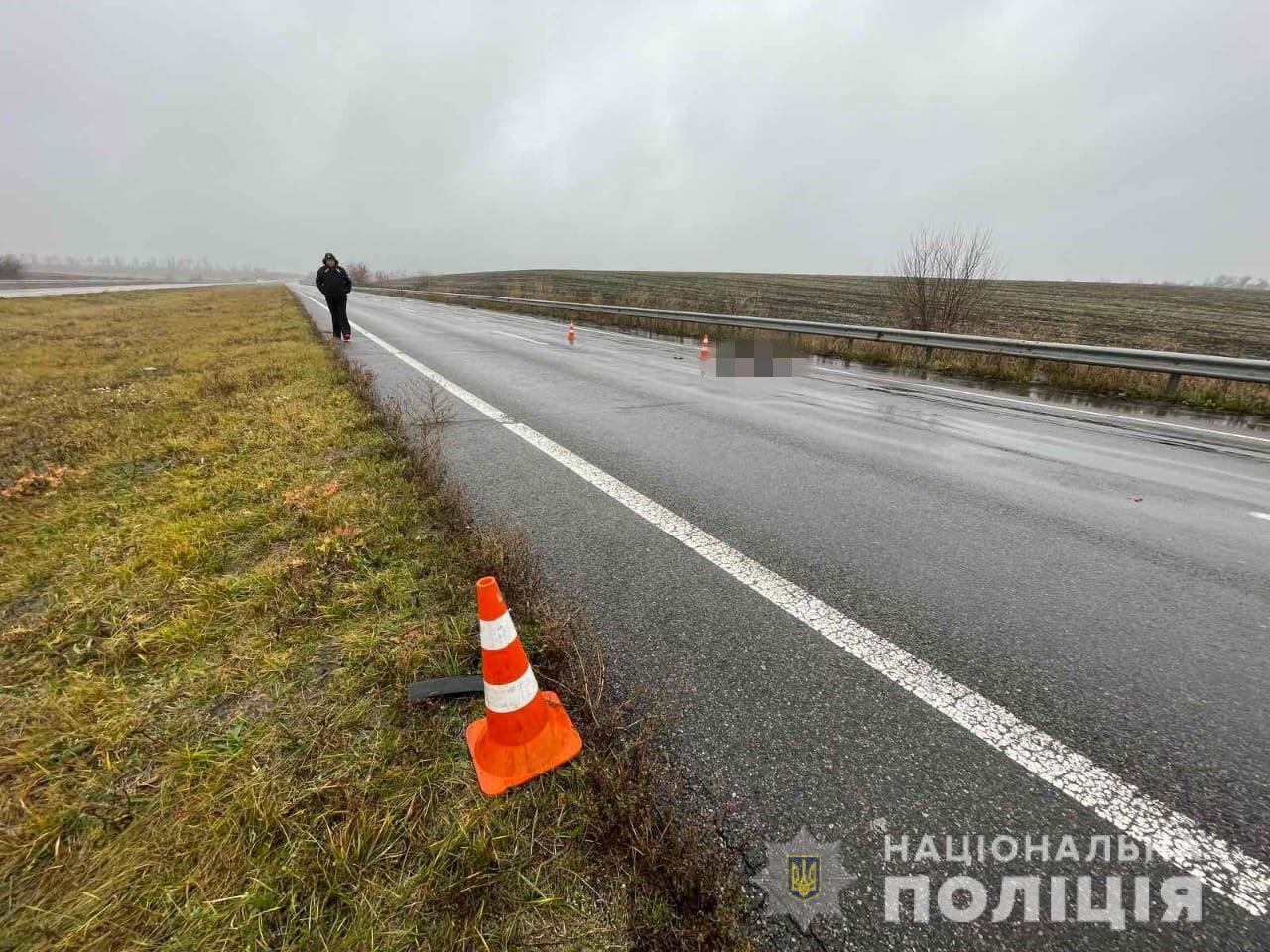 На трассе под Харьковом нашли труп. Водитель, сбивший человека, сбежал