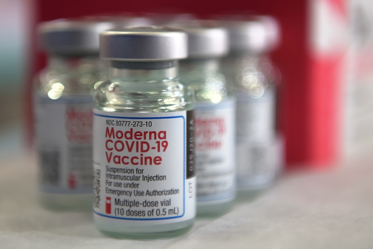 Харьков получит новую партию вакцины Moderna