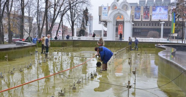 В Харькове выключают фонтаны