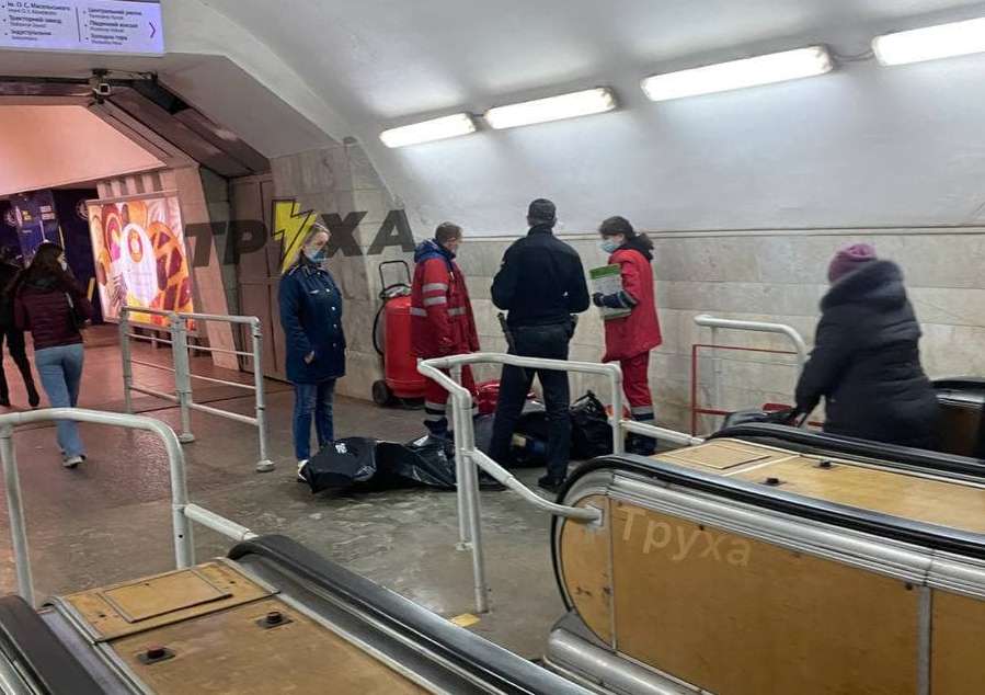 В харьковском метро - труп у эскалатора