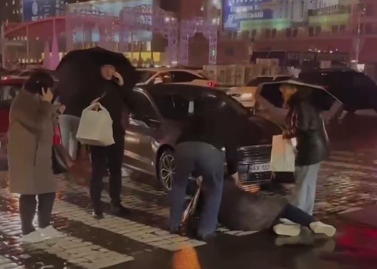 В самом центре Харькова на переходе сбит человек (видео)