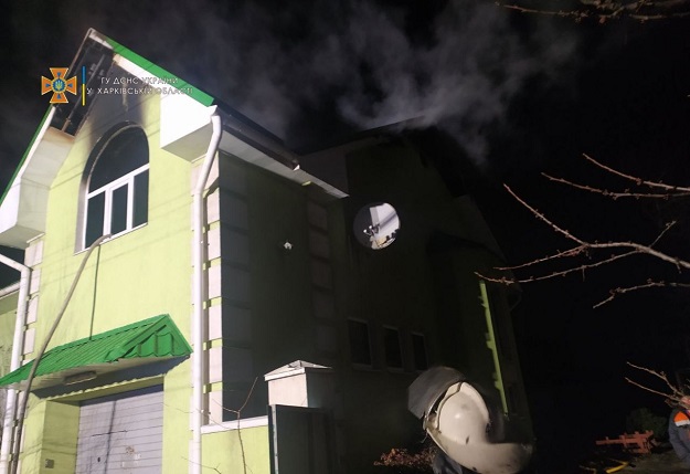 Пожар в реабилитационном центре: полицию и спасателей не пускают в здание