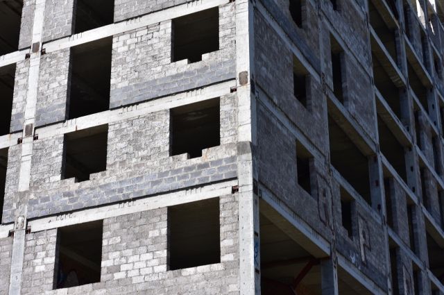 На заброшенной стройке в Харькове на подростка рухнула бетонная плита