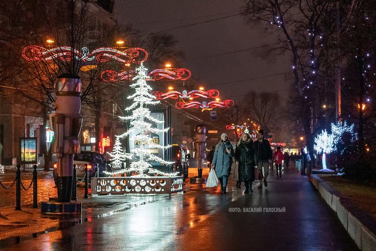 Харьков готовится к Новому году: фоторепортаж