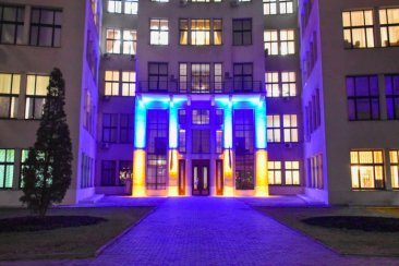 Харьковский суд стал разноцветным (фото)