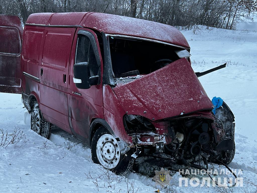 Под Харьковом - ЧП на железной дороге. Поезд столкнулся с машиной