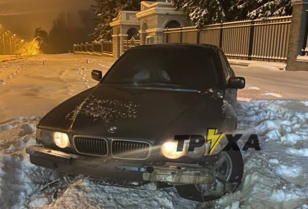 Погоня в новогоднюю ночь: в Харькове ВМW едва не сбил патруль (фото, видео, дополнено)