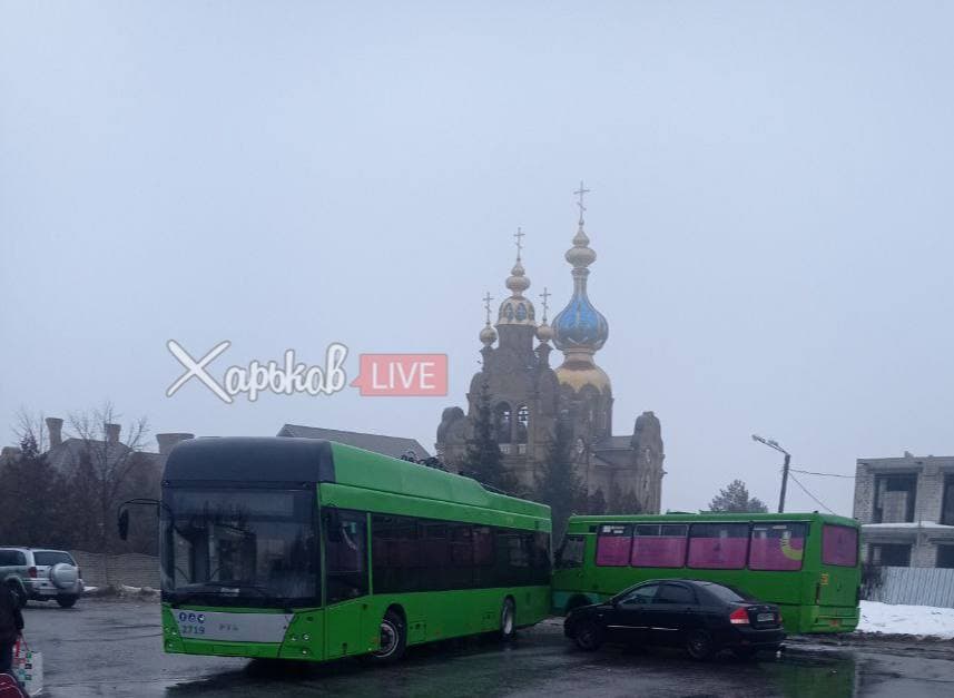 В Харькове в ДТП попали сразу две маршрутки