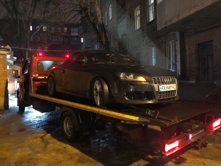 В Харькове у нарушителя отобрали кабриолет