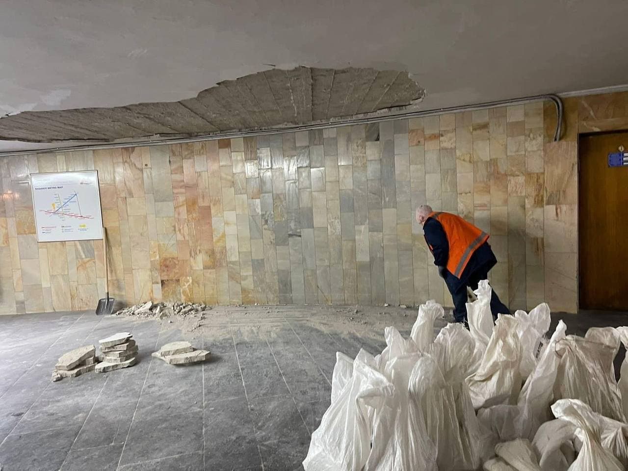 ЧП в харьковском метро: будут проверены все потолки